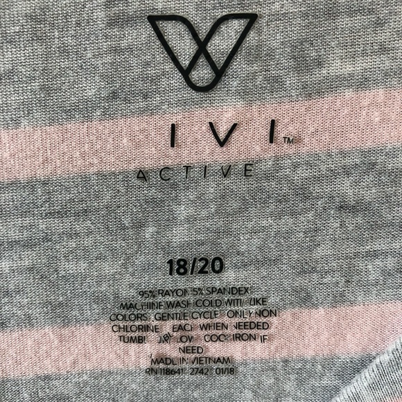 Livi Active Ruffled Bottom Shirt - Picture 4 of 4